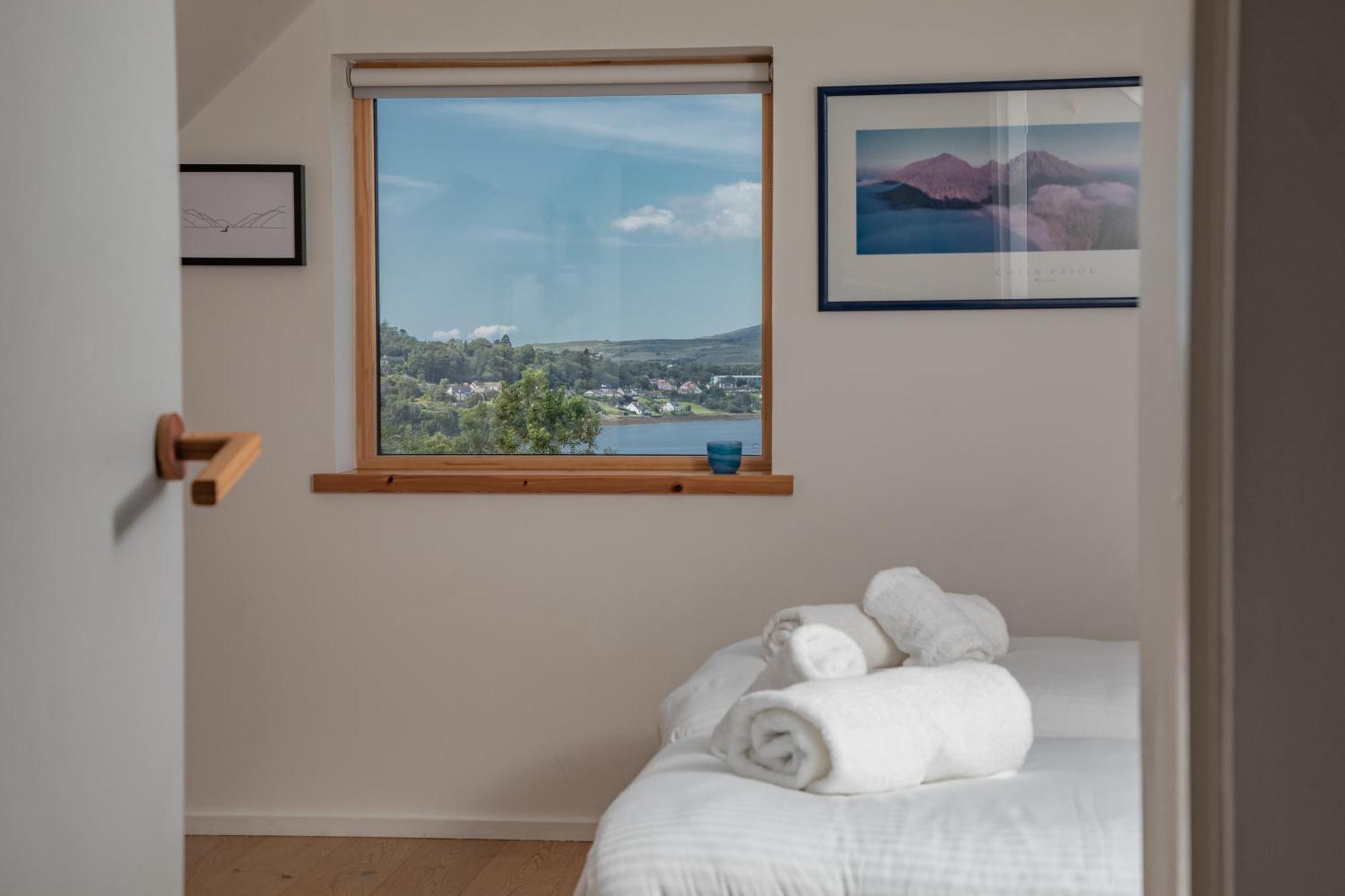 Cuillrigh - Luxury House, Loch & Mountain Views Villa Portree Buitenkant foto